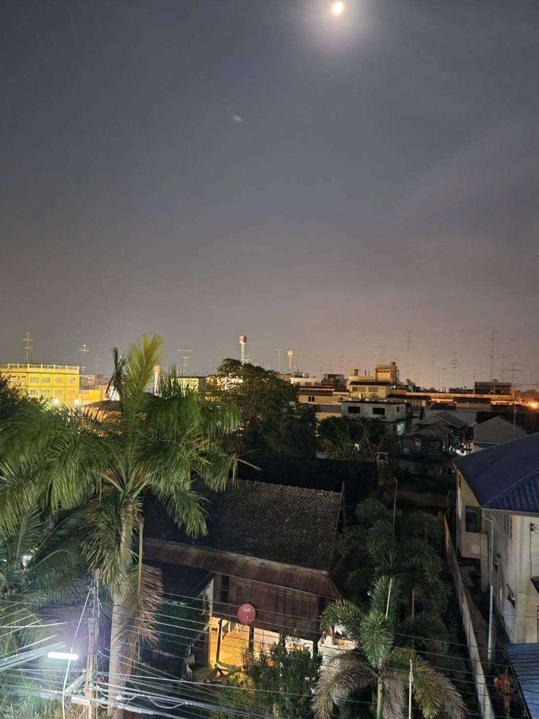 Sida Hostel Phetchaburi Buitenkant foto